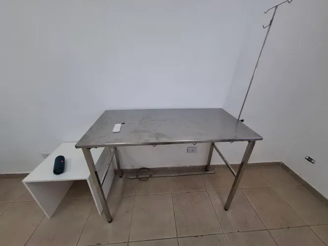 Mesa cirúrgica Veterinária