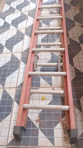 Escada de alumínio
