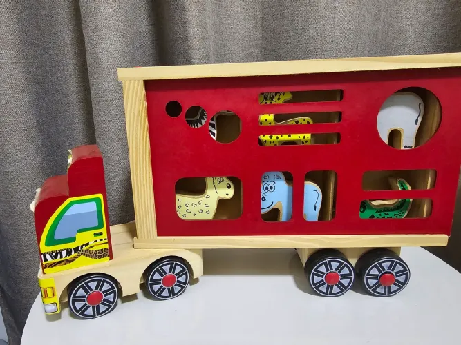 Caminhão MDF animais