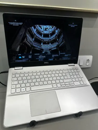 Dell Inspiron 5584