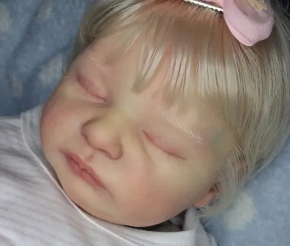 Bebê reborn pintura feita a mão cabelo loiro implantado fio a fio 