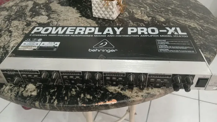Amplificador de fone Behringer