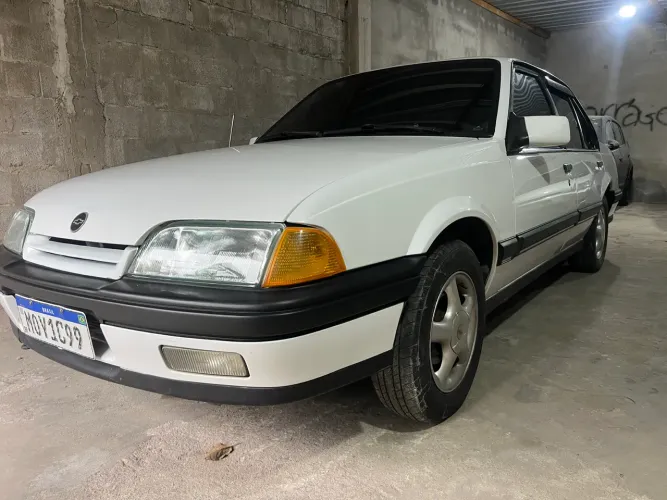 Chevrolet Monza GLS/ Hi-tech 2.0 EFI 2P E 4P 1995