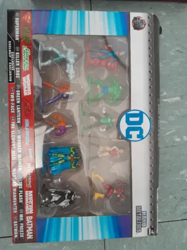 Nano Metalfigs Liga da Justiça batman super homem mulher maravilha 