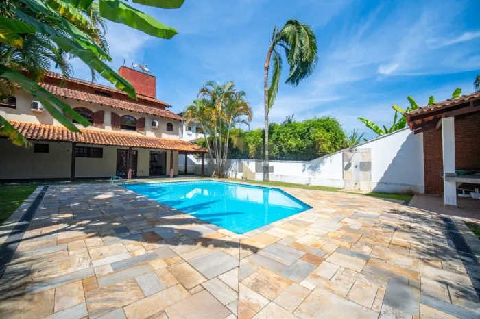 Casa com 4 dormitórios, sendo 4 suítes para venda - Granja Viana - Carapicuíba - SP