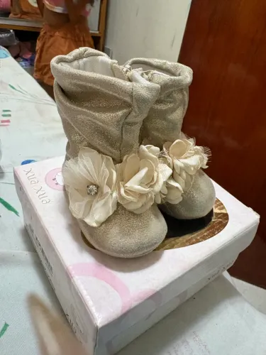Bota bebê tamanho 15