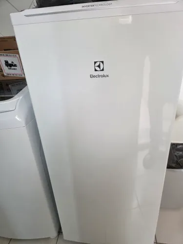 Freezer vertical Electrolux