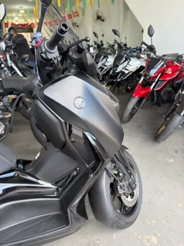 XMax 250(GONCALO MOTOS) já emplacada e transferida