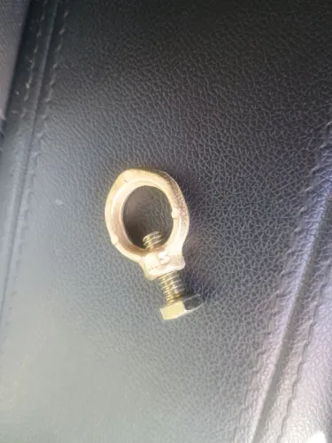 Conector de haster de aterramento
