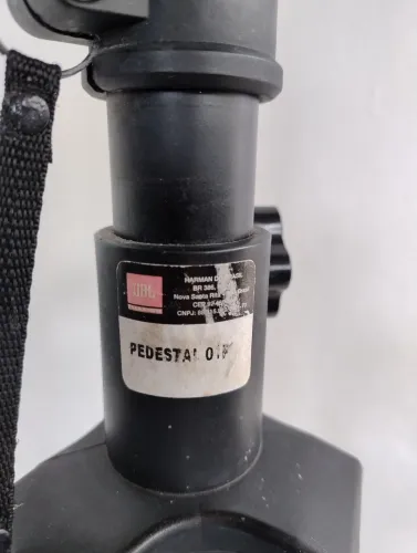 Suporte pedestal JBL para caixa de som