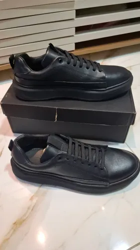 Sapato couro legítimo nunca usado marca sola do sapato