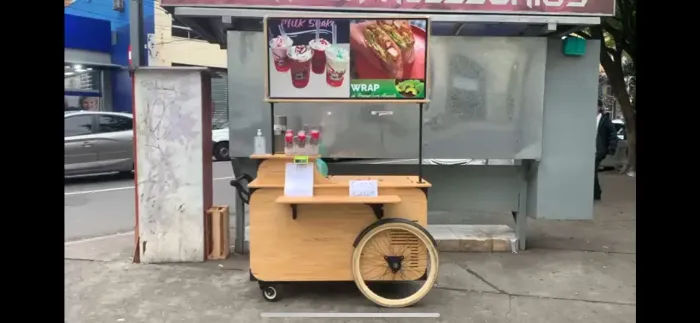 Carrinho/quiosque gourmet de lanches e milkshake (o que quiser só trocar a placa)
