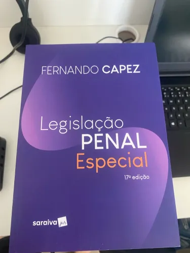 Livros jurídicos em excelente estado