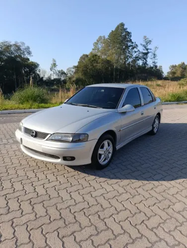 Chevrolet Vectra CD 2.2 16V / 2.0 16V Mec./aut. 2001