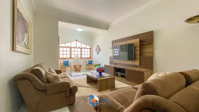 Casa para venda em Cambuci com 5 quartos, sendo 3 suítes, 275m²