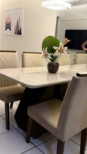 Mesa de jantar 4 cadeiras