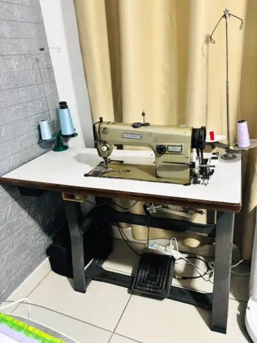 Máquina de Costura Industrial