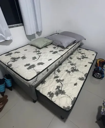 Vendo bi cama box solteiro 