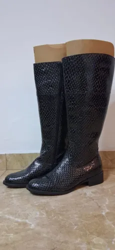 Bota Ana Luz em couro