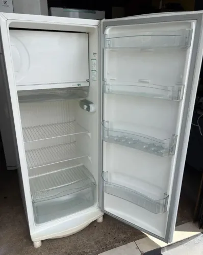 ?Vendo peças internas de geladeira Consul 1 porta: prateleiras e todos os componentes