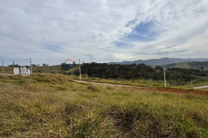"Terreno de 250m² em Vargem, São Paulo - Oportunidade!"