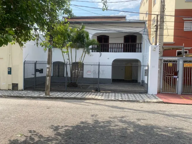 Casa Comercial na Vila Lucy, Sorocaba-SP: 3 quartos, 3 salas, 4 banheiros, 2 vagas de gara