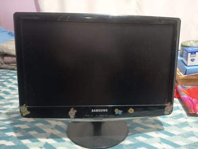 Monitor Samsung 20 polegadas funcionando