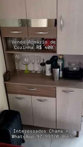 Vendo Armário de Cozinha Semi-novo. 