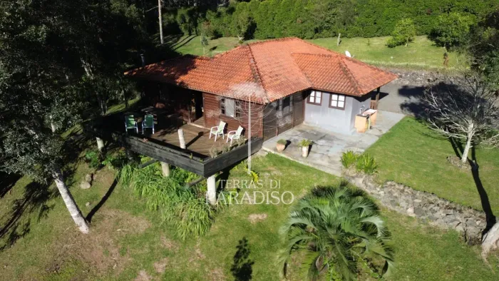 Chácara no bairro Lajeado em Campo Alegre-SC, com 8.818 m² e total estrutura.