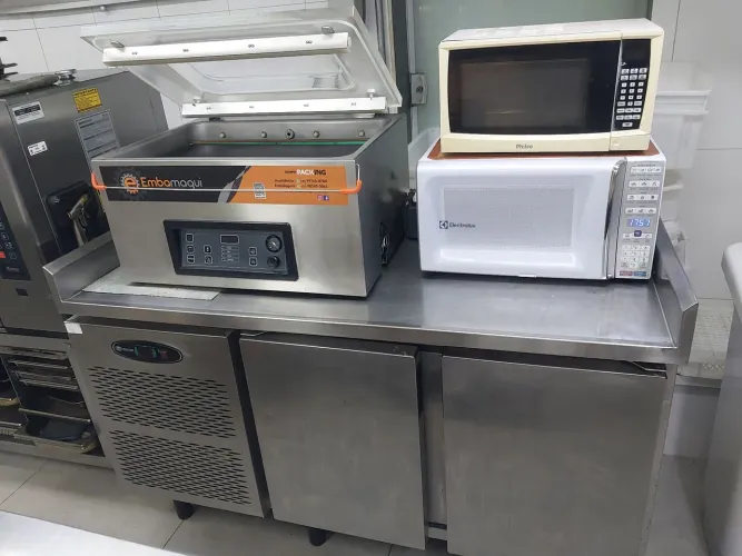 Equipamentos diversos de cozinha industrial