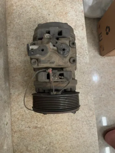 Compressor de Ar-Condicionado Denso Original para Caminhão - Usado