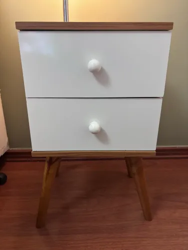 Mesinha de cabeceira