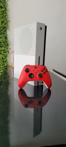 Vendo Xbox One S 1Tb Armazenamento 