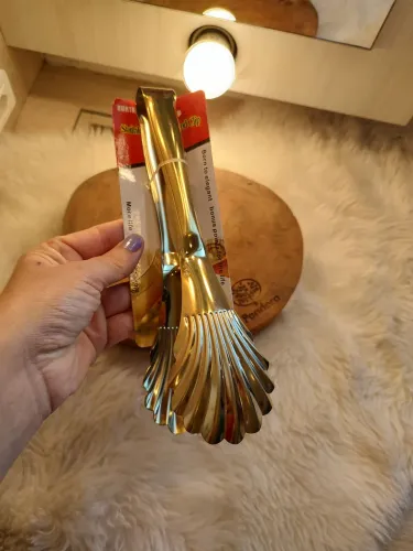 Lindo Pegador Dourado novo para sua cozinha 20,00