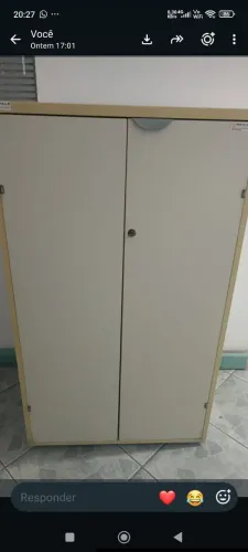 Armário alto de madeira MDF para escritório 
