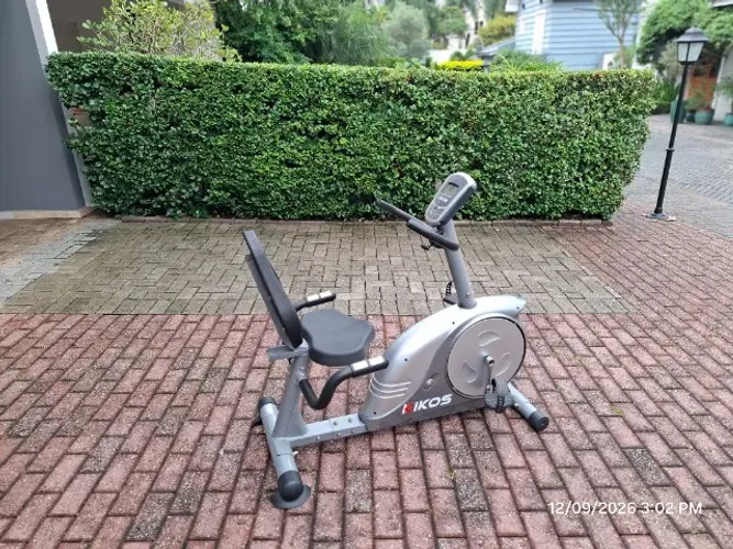 Bicicleta Ergométrica Kikos KR5.6Bi Eletromagnética