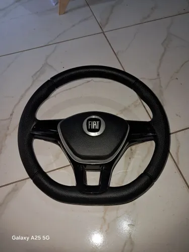 Volante 2 mês de uso novo de mais