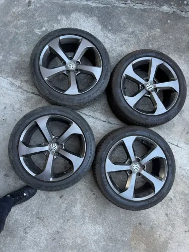 Jogo de roda Golf Gti original com pneus