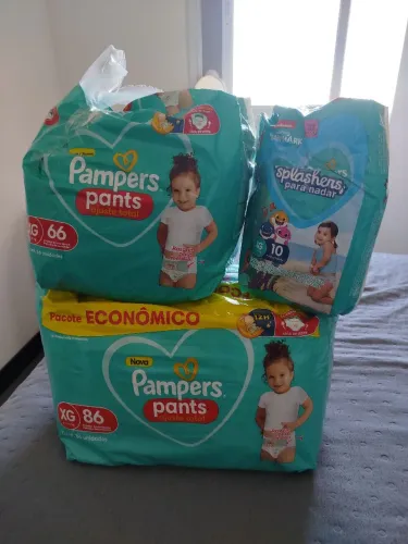125 Fraldas Pampers Pants Ajuste Total + 10 Fraldas de Piscina XG