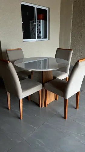 Mesa 4 cadeiras