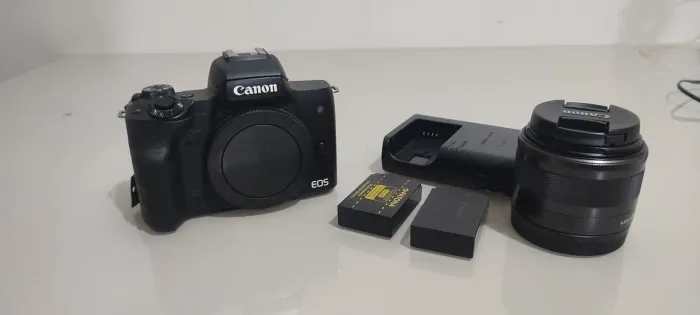 Canon EOS M50 + lente do kit + flash 430EX II