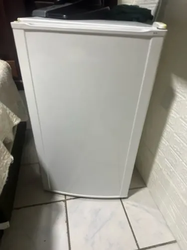 Vendo frigobar 92l Eletrolux