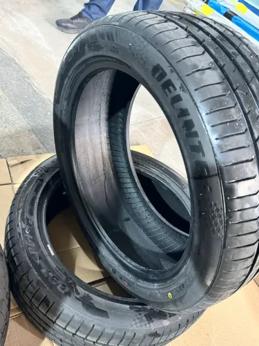 Pneus novos - Delinte 235/45/18