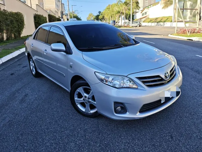 Toyota Corolla GLI 1.8 Flex 16V Aut. 2012