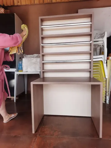 Vendo escrivaninha com estante infantil