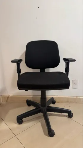 Cadeira de Escritório Preta Regulável