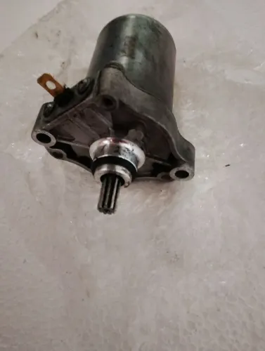 Vendo um motor de arranque da biz ou pop.
