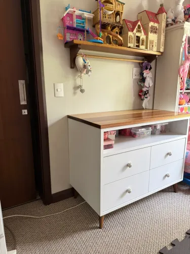 Cômoda e prateleira para quarto infantil 
