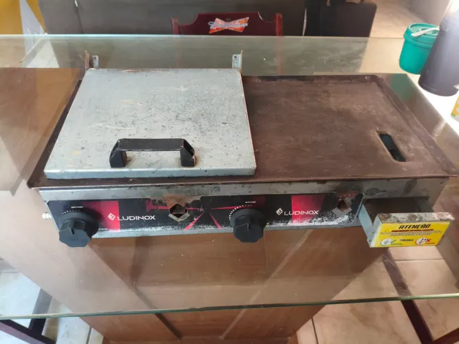 Vendo chapa para lanche pouco tempo de uso