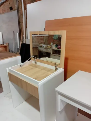 Mesa de Estudo + Penteadeira com gaveta